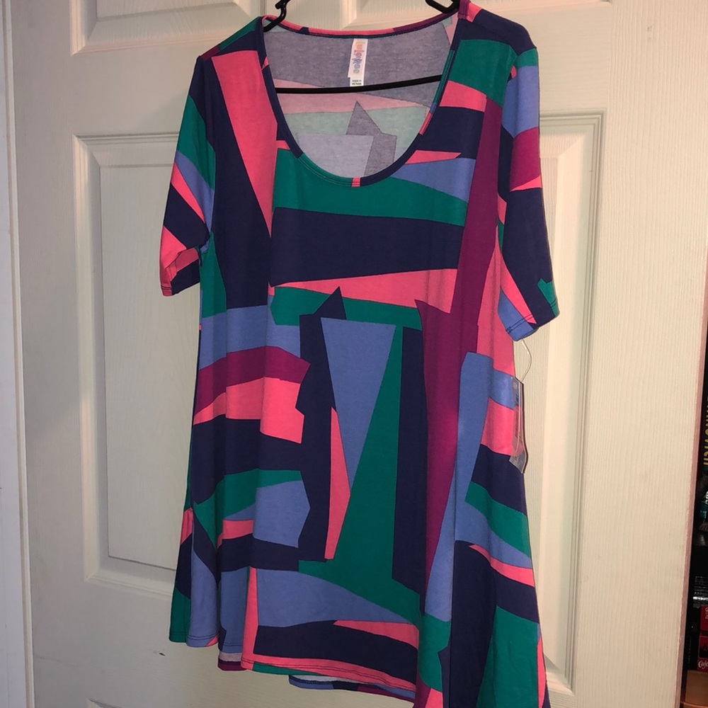 LuLaRoe “Perfect T”